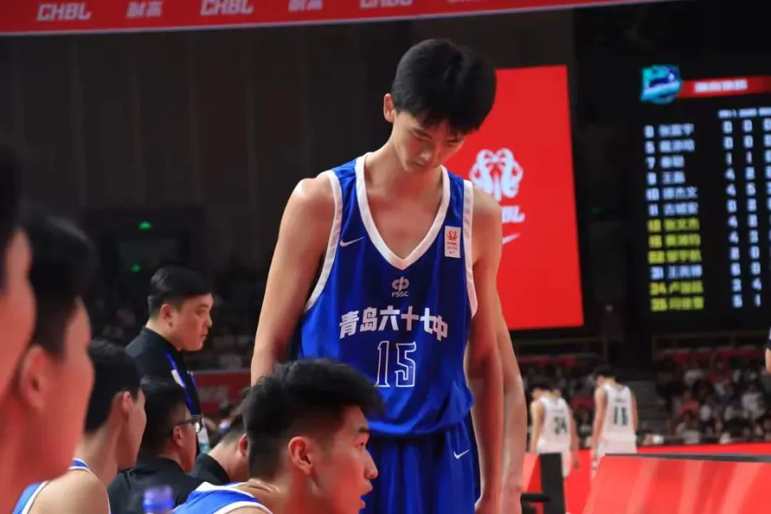 刻苦训练篮球时如何避免受伤的建议_1